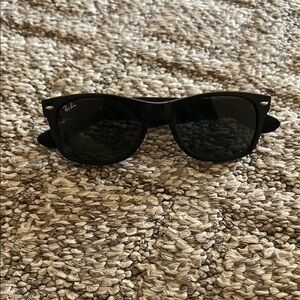 Ray-Ban Black Wayfarer Sunglasses Timeless Design